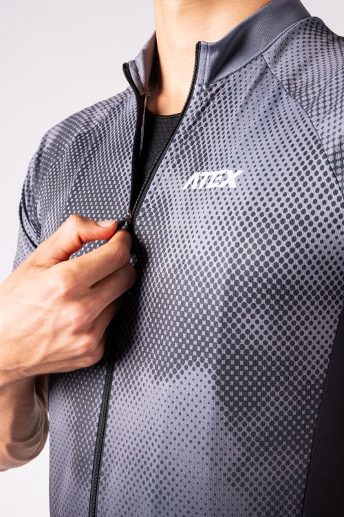 SPORT-Radtrikot mit kurzen Ärmeln und breiten Schultern